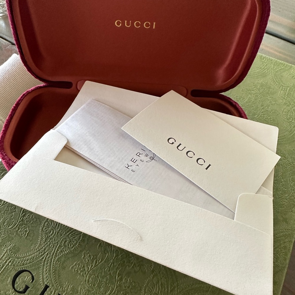 Authentic Gucci Tortoiseshell Frame Sunglasses wi… - image 5